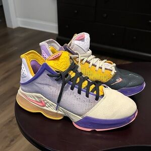 Nike Lebron 19 Low Basketball Shoes Colorful Athletic Sneakers with Pink Swoosh